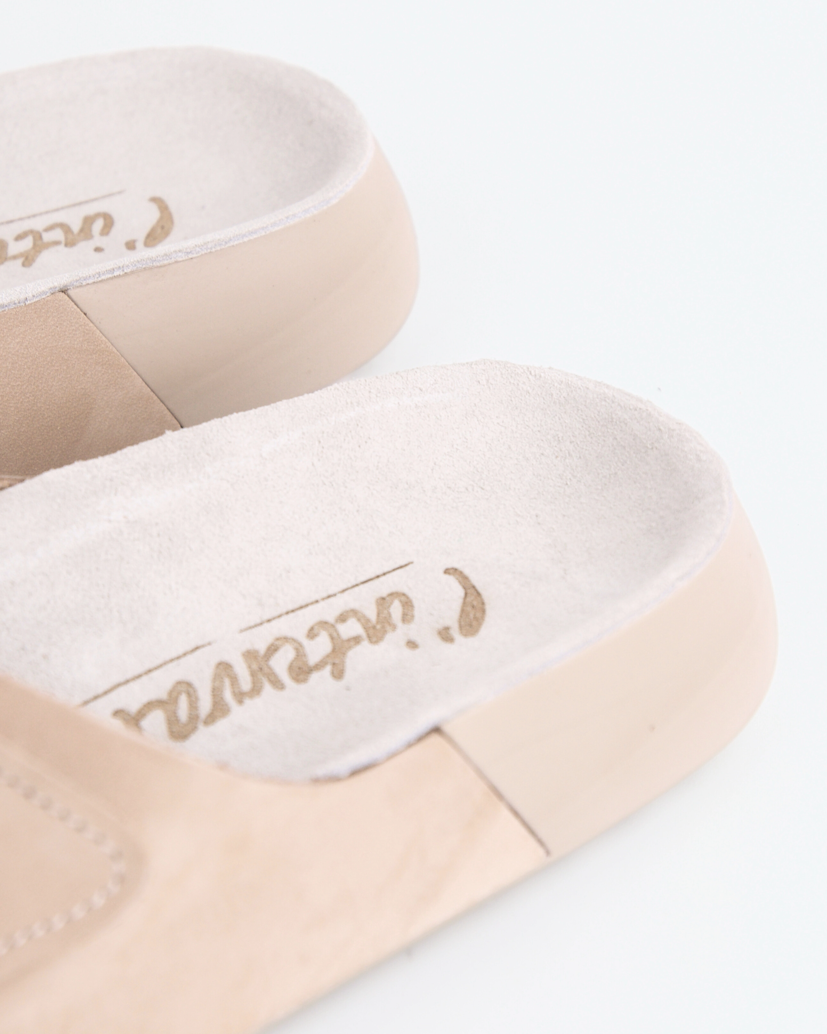 Andalusia Taupe Nubuck