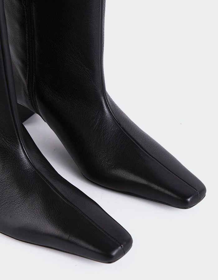 Blanzy Black Leather