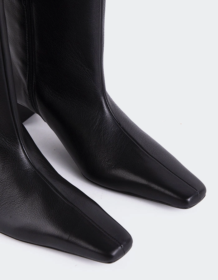 Blanzy Black Leather