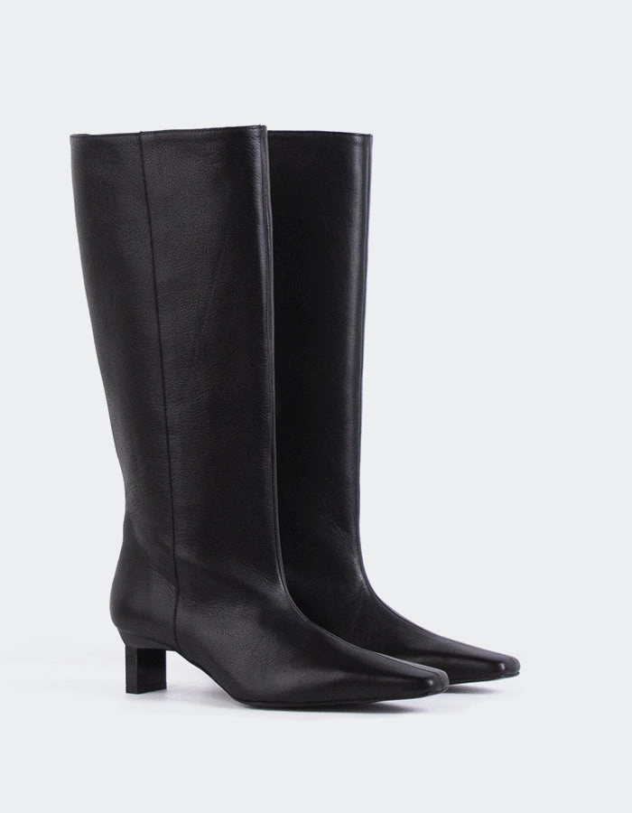 Blanzy Black Leather
