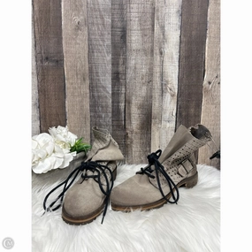 Boots Ankle Flats By Cmf In Taupe, Size: 9