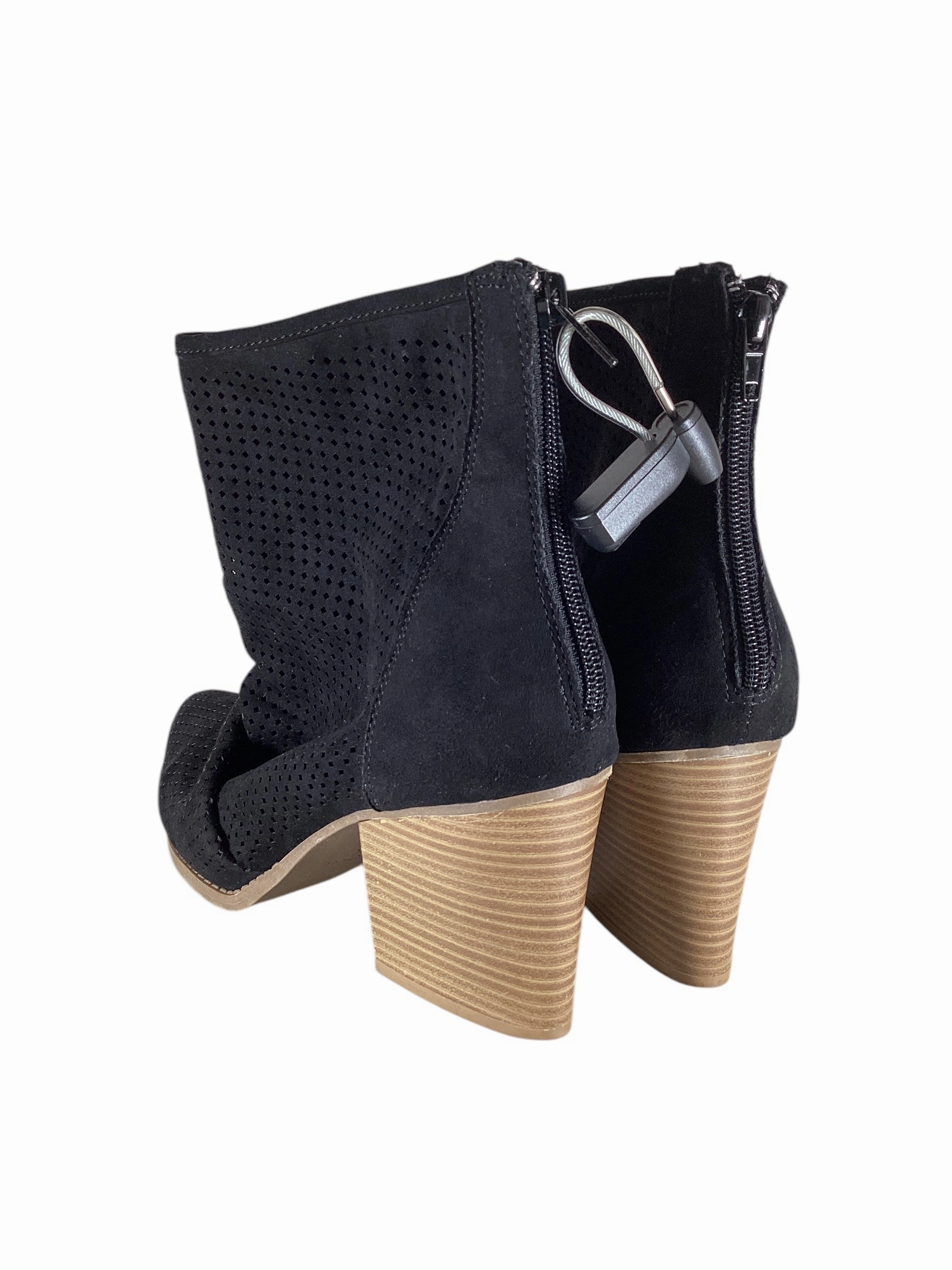 Boots Ankle Heels By Kaari Blue In Black, Size: 10