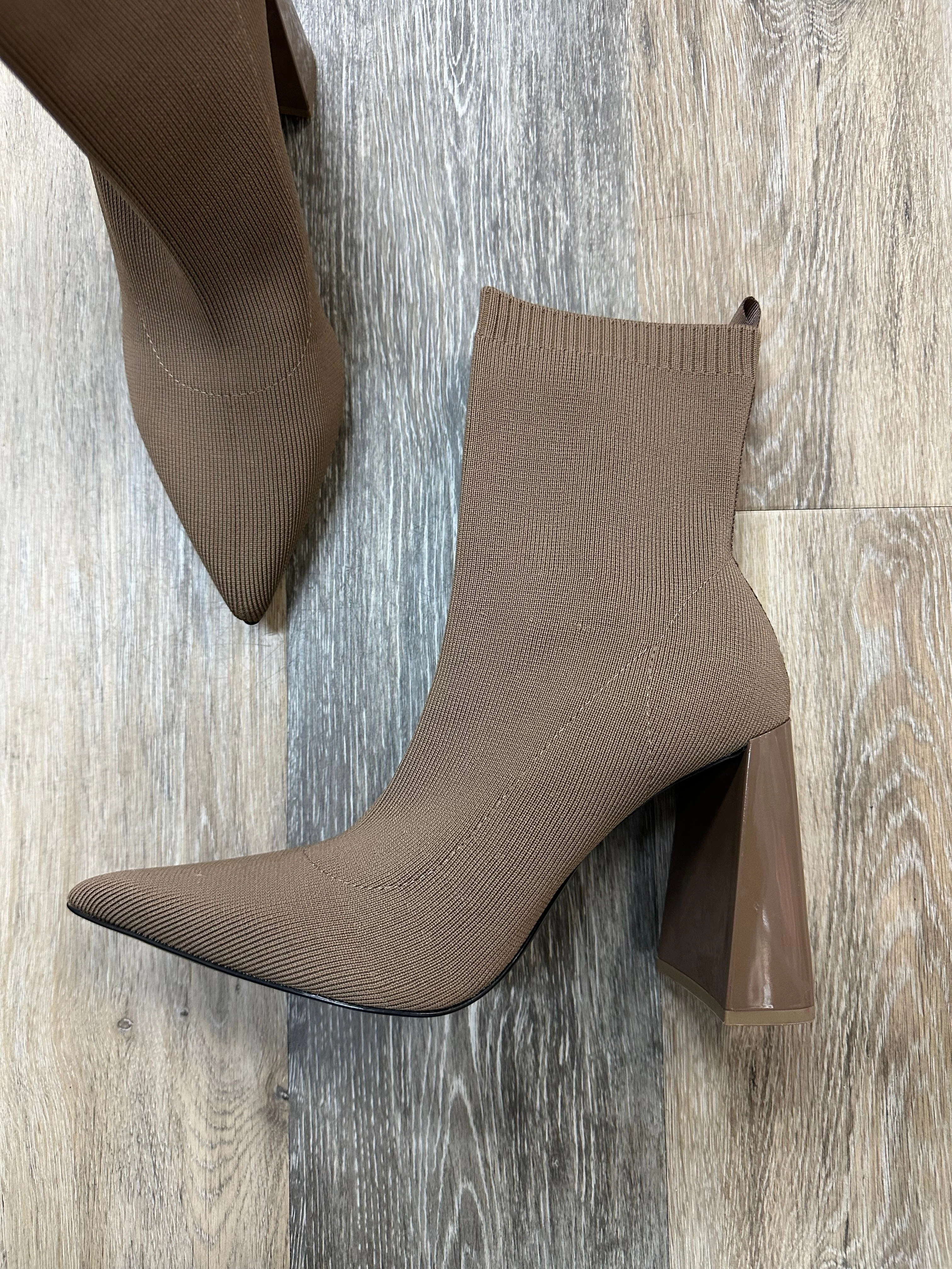 Boots Ankle Heels By Zara In Beige, Size: 9
