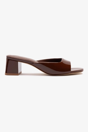 Chloe Gosselin by Larroudé Anah Mule In Brown Patent Leather
