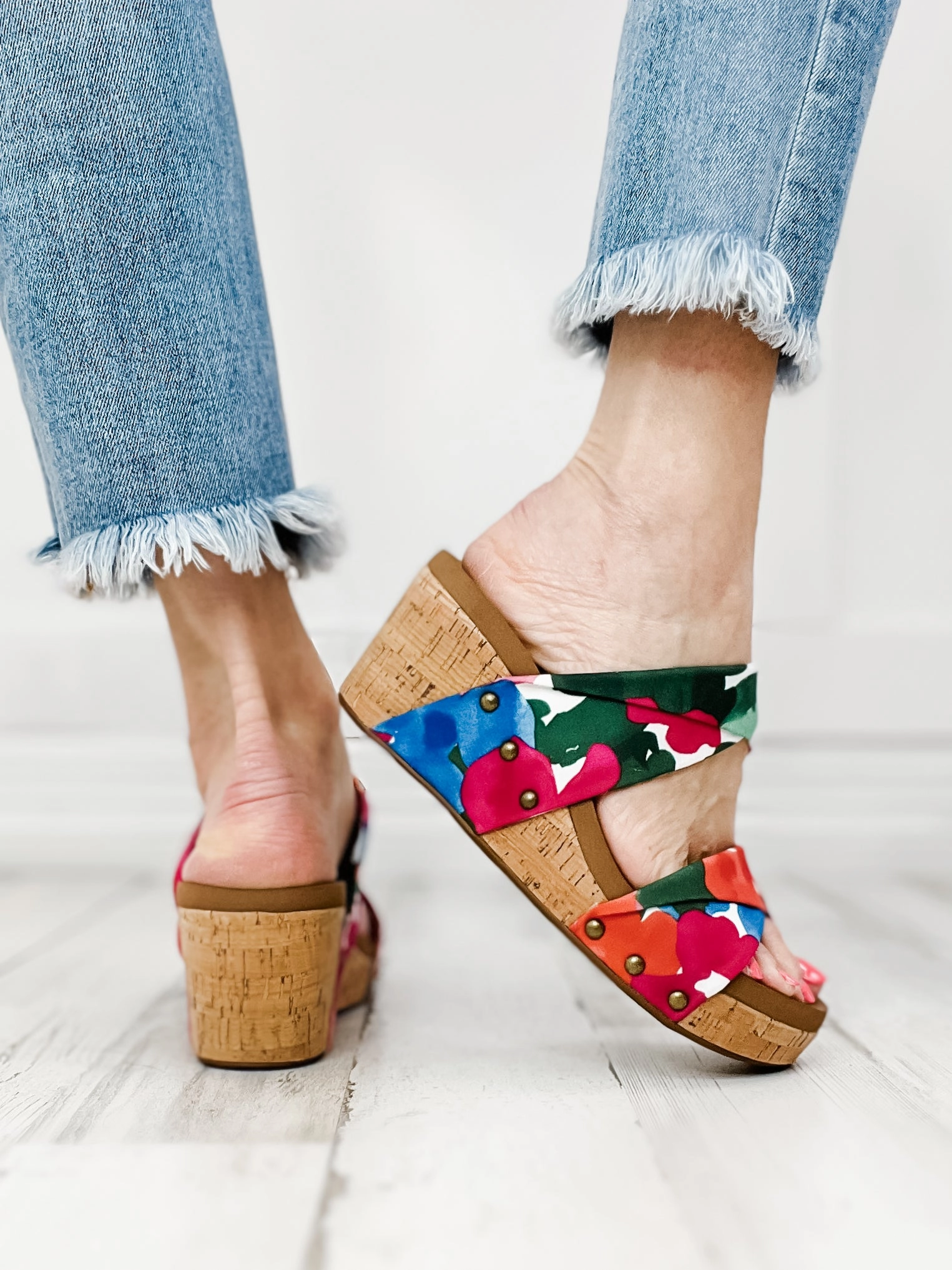 Corkys Stranded Wedges in Flowers