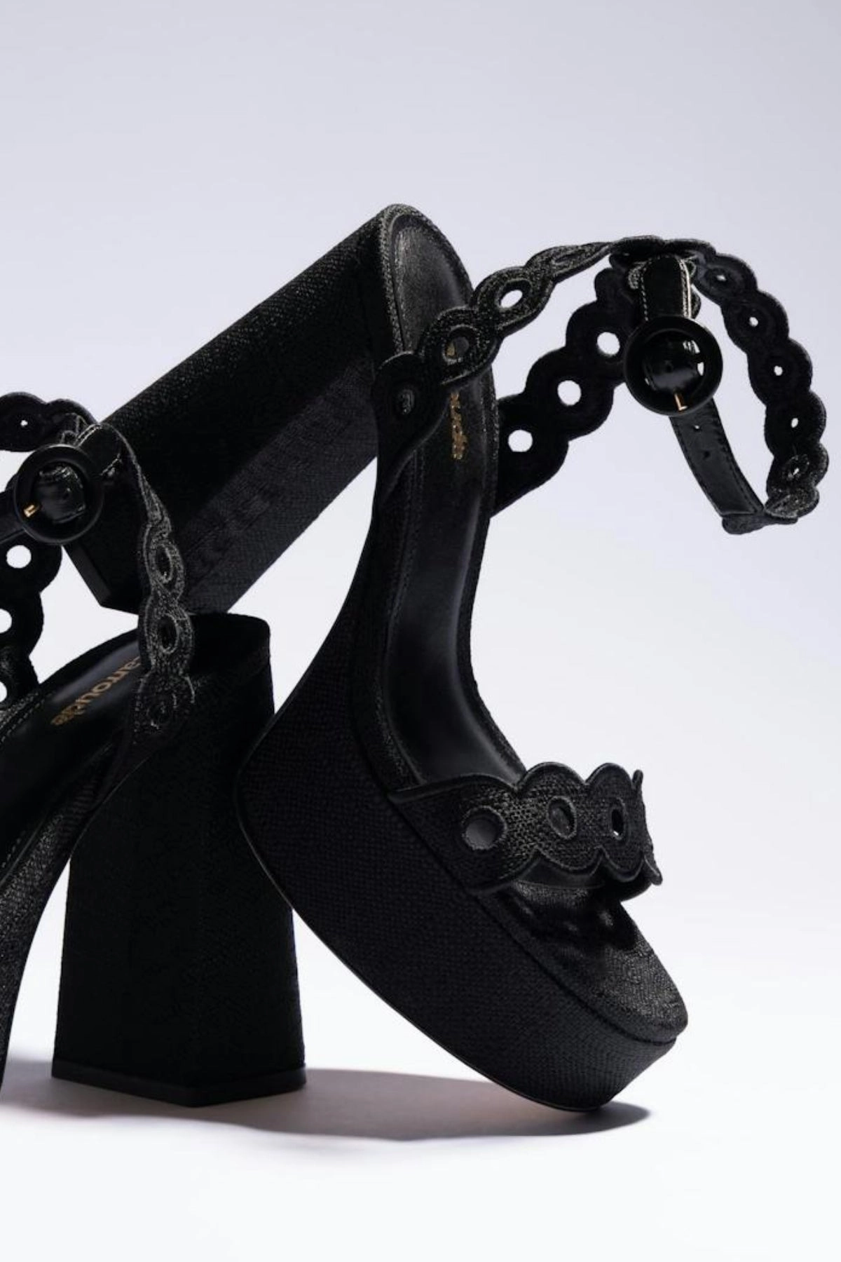Dolly Broderie Sandal In Black Raffia