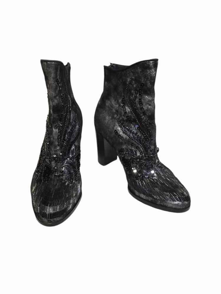 Donald J. Pliner Black/Silver Size 6 Boots