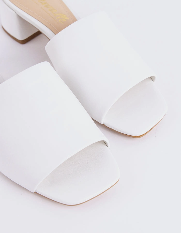 Fortunata White Leather