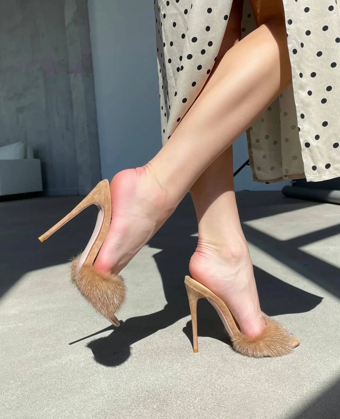 Kiki Flock Almond Open Toe Brown Fur Mules