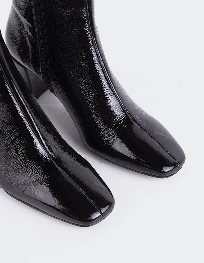 Lioni Black Naplack
