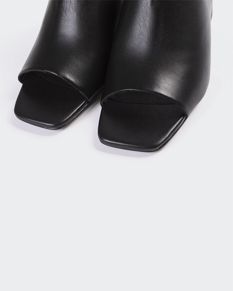 Pelham Black Leather