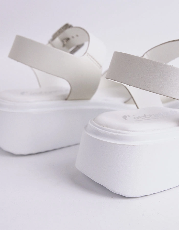 Varvara White Leather
